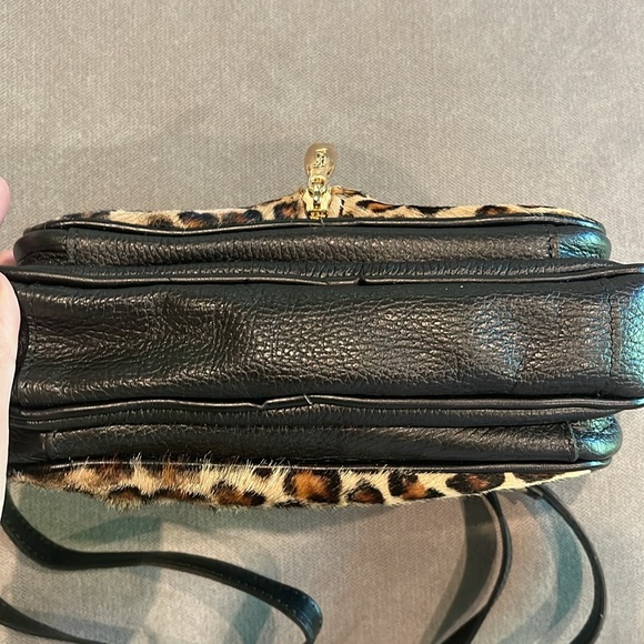 Black leather and leopard print crossbody convertible bag - Picture 6 of 8